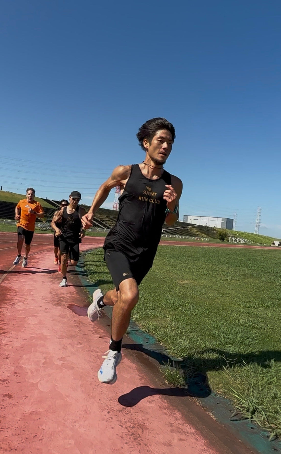 前傾姿勢で重力を味方にするランニングフォーム｜SA1NT HYBRID RUN CLUBトラック実走練習