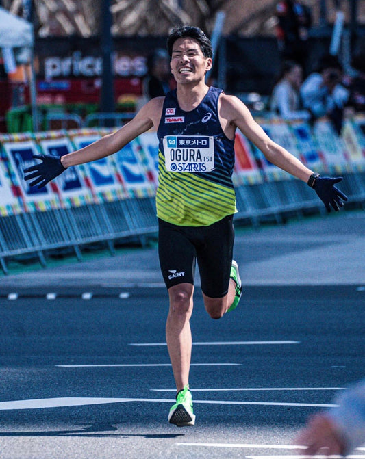 東京マラソン2026引退レースでフィニッシュに向かう小椋裕介選手｜実業団ヤクルト陸上部のラストレース